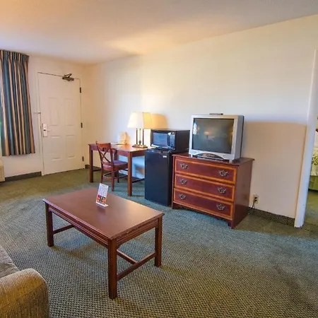 Albany Airport Hotel